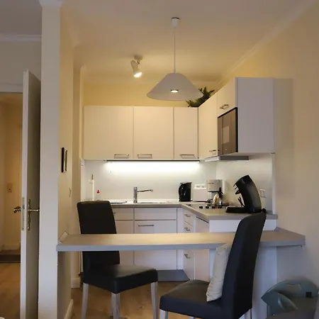 1-zimmer-appartement Mit Einbauschraenken Und Doppelschrankbett * Vesterland