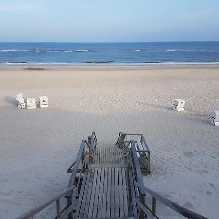 1-zimmer-appartement Mit Einbauschraenken Und Doppelschrankbett Apartmán *