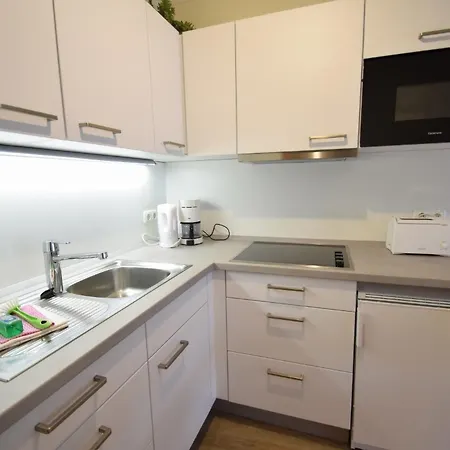 Apartmán 1-zimmer-appartement Mit Einbauschraenken Und Doppelschrankbett